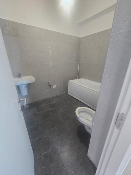 Apartament cu 3 camere decomandat, mobilat în Calea Călărașilor