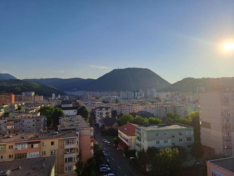 Apartament cu 2 camere decomandat în Calea București