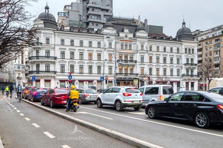 Birou, de 81 mp, în Universitate
