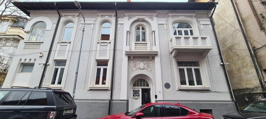 Casă individuală cu 8 camere cu Teren 260 Mp în Cișmigiu