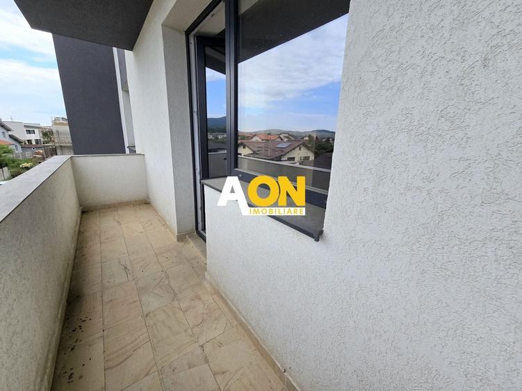 Apartament cu 2 camere semidecomandat, mobilat în Ampoi 3