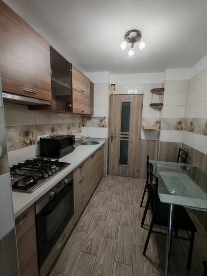 Apartament cu 2 camere decomandat în 9 Mai