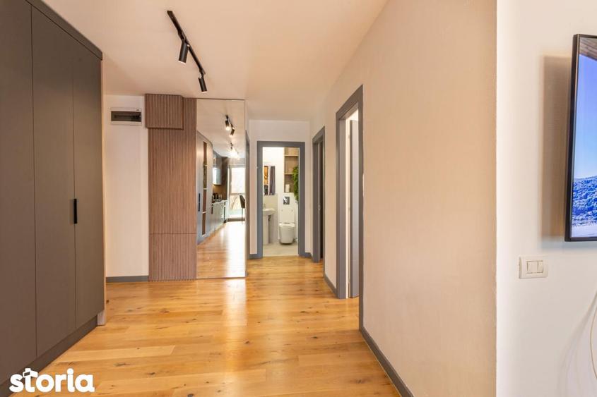 Apartament cu 3 camere, mobilat în Regie