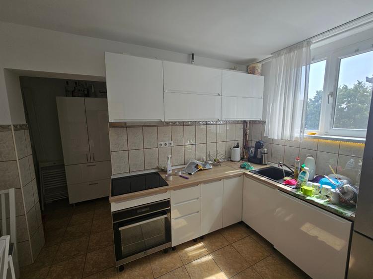 Apartament cu 3 camere circular în Complex Studențesc