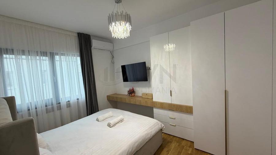 Apartament cu 3 camere decomandat, mobilat în Calea Victoriei