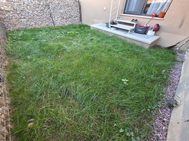 Apartament cu 2 camere semidecomandat, mobilat în Florești