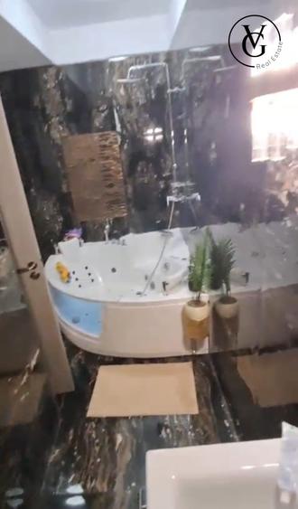 Penthouse cu 4 camere decomandat, mobilat în Mamaia-Sat