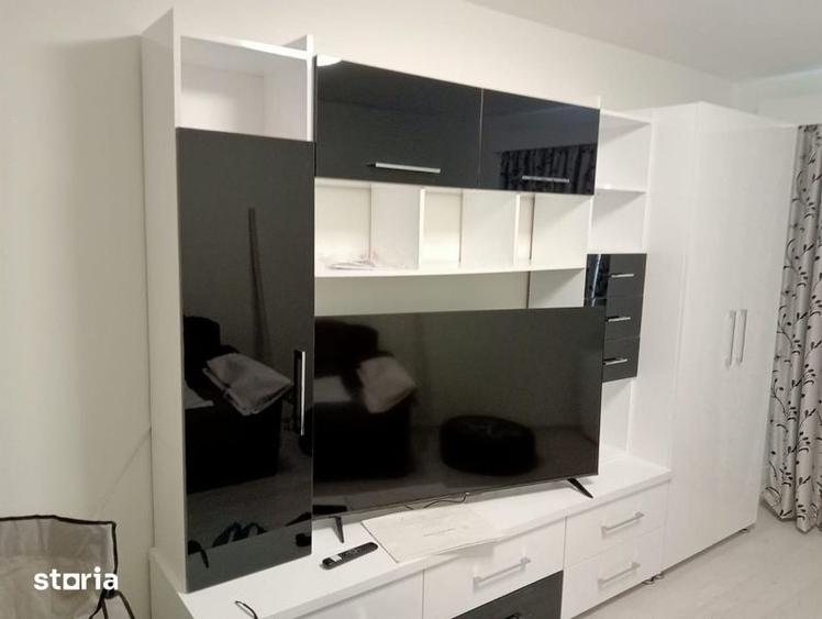 Apartament cu 3 camere decomandat în Sărari