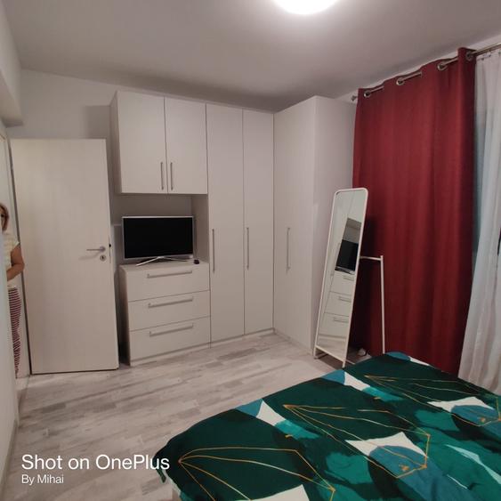 Apartament cu 3 camere decomandat în Berceni