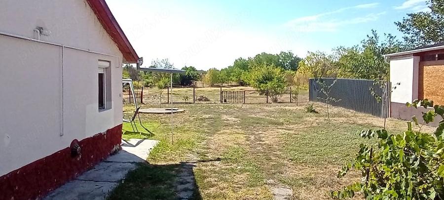 Casă cu 2 camere cu Teren 2025 Mp în Central