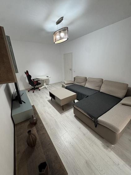 Apartament cu 2 camere în Apărătorii Patriei