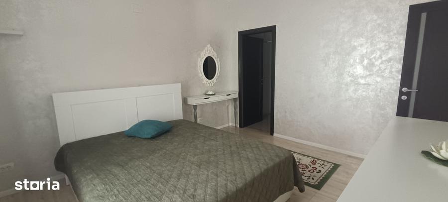 Casă cu 10 camere cu Teren 1274 Mp în Calea București