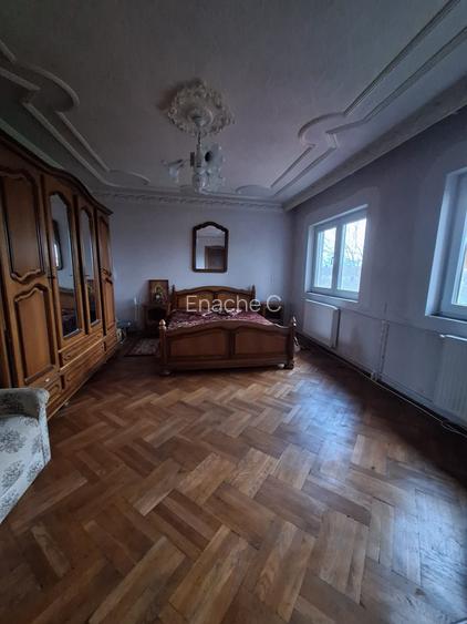 VAND CASA/VILA S+P+1E, 365 mp construiti cu teren 2000mp sau 3600 mp