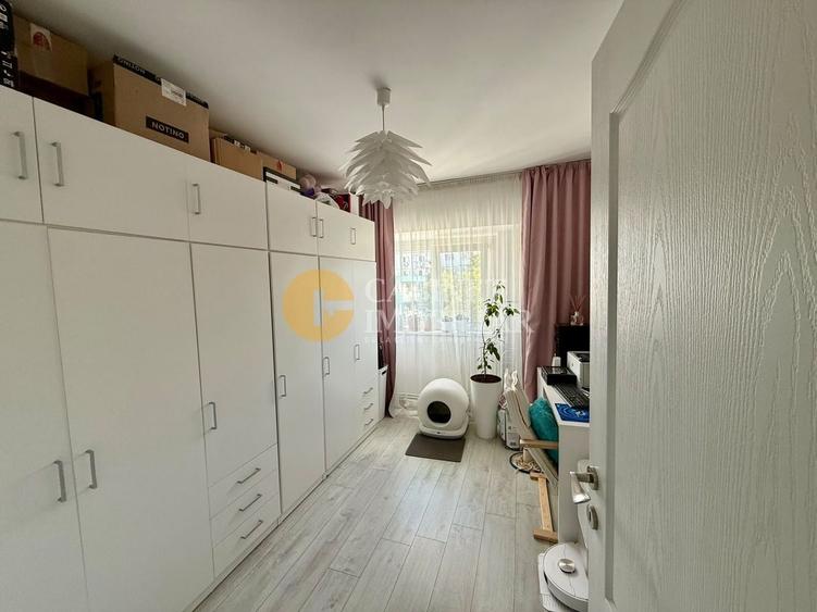 Apartament cu 3 camere decomandat, mobilat în Canta