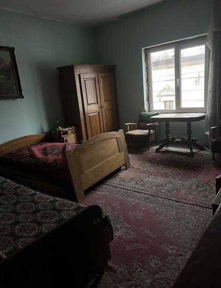 Apartament cu 6 camere decomandat în Exterior Vest