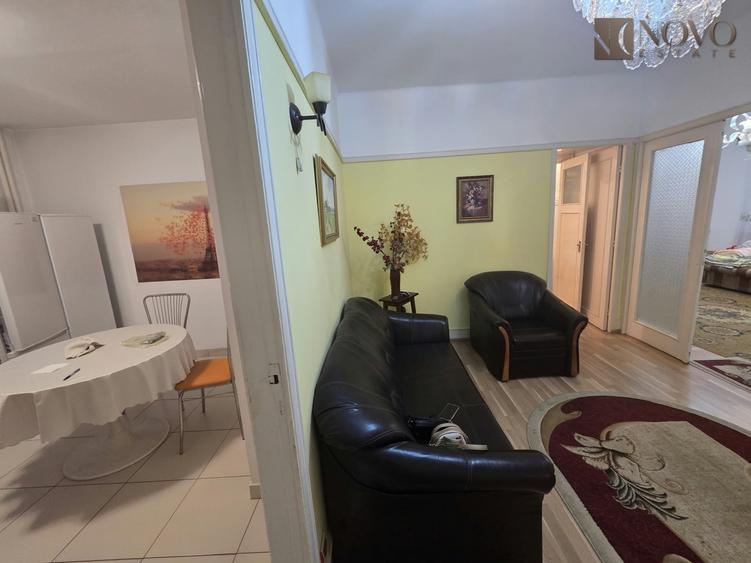 Apartament cu 4 camere decomandat, mobilat în P-ța Rosetti