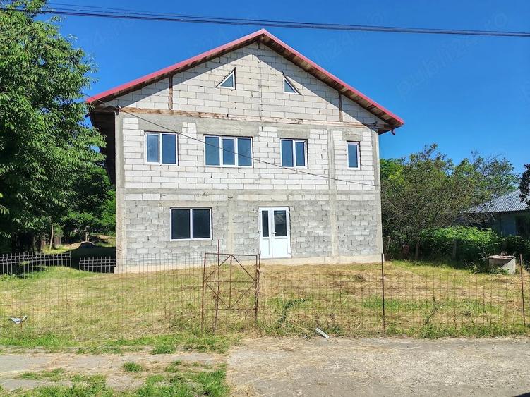 Casă cu Teren 900 Mp în Havârna