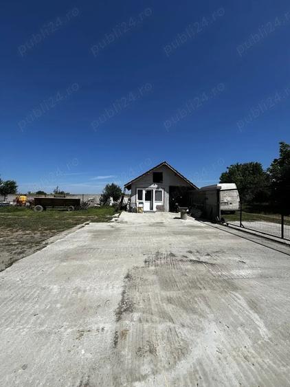 Spațiu comercial, de 672 mp, în Poiana