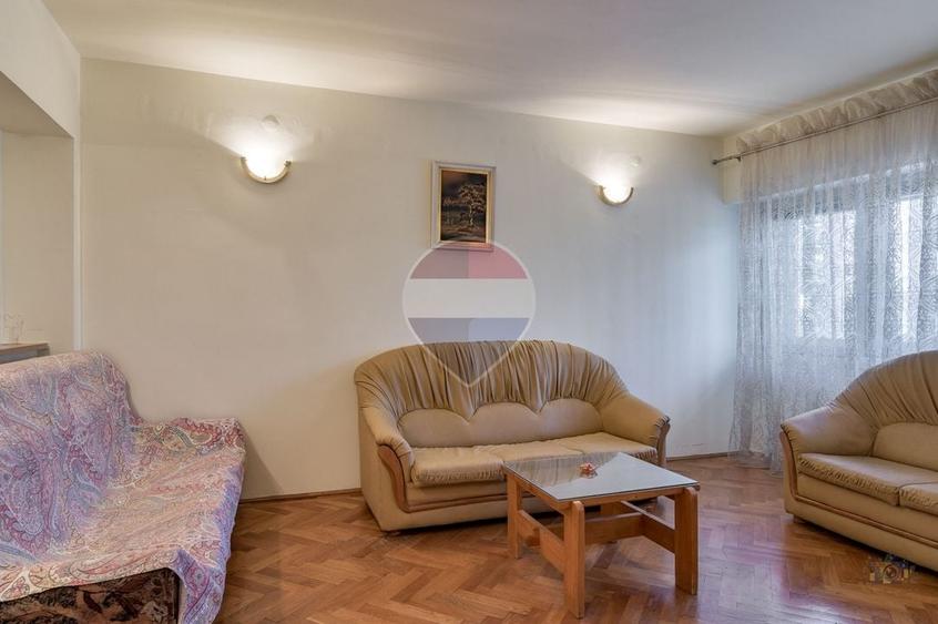 Apartament cu 3 camere semidecomandat, mobilat în Vatra Luminoasă