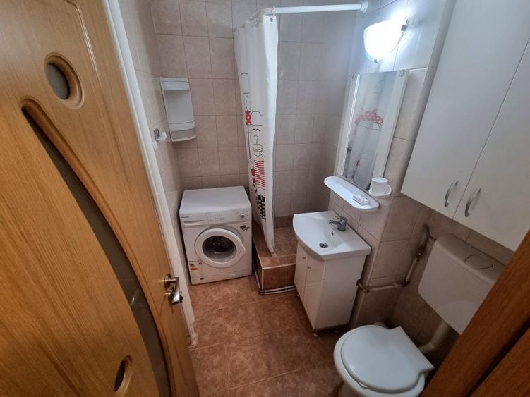 Garsonieră semidecomandată în Malu Roșu