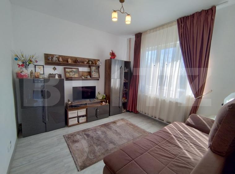 Casă individuală cu 6 camere cu Canalizare în Cârcea