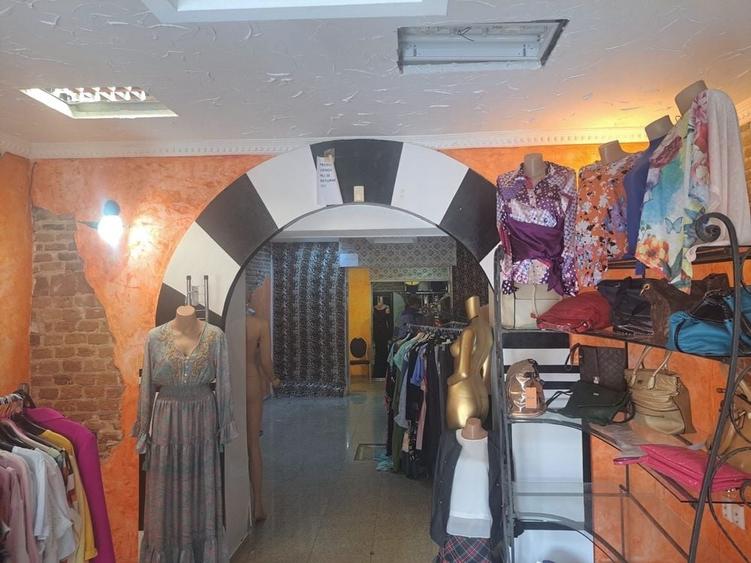 Spațiu comercial, de 80 mp, în Central