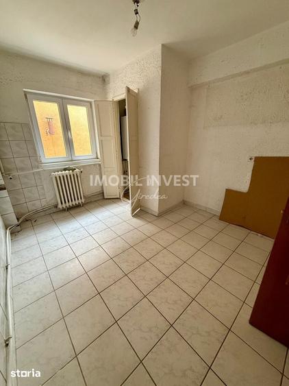 Apartament cu 3 camere în Cetate