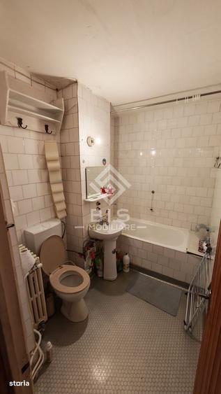Apartament cu 4 camere decomandat în Central