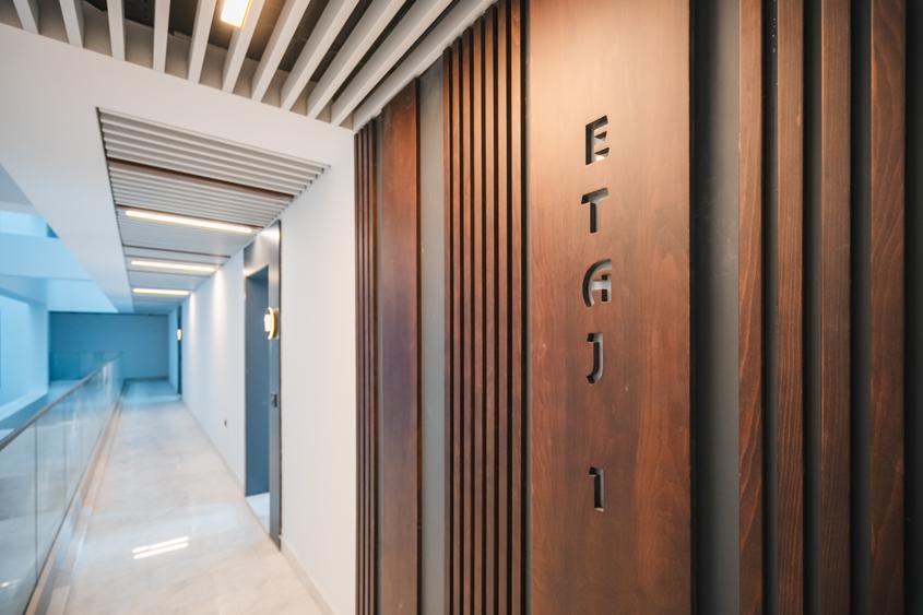 Apartament cu 2 camere decomandat, mobilat în Faleza Nord