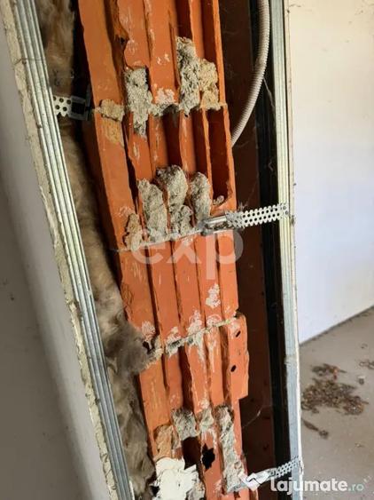 Casă cu 7 camere cu Teren 1000 Mp în Butimanu