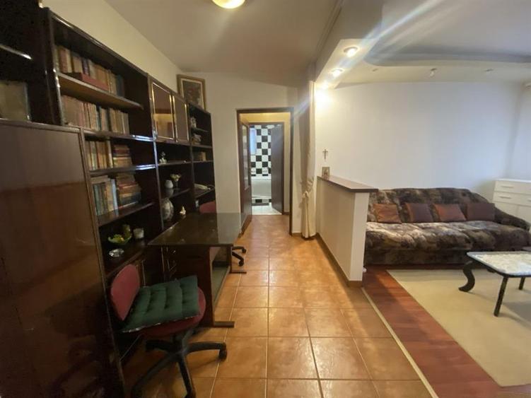Apartament cu 2 camere semidecomandat, mobilat în Tătărași