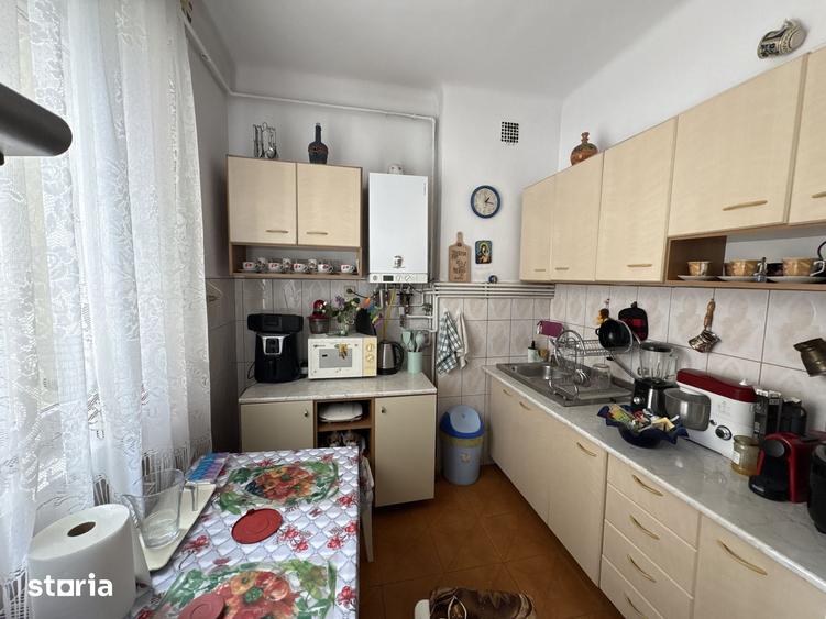 Apartament cu 4 camere în Victoriei