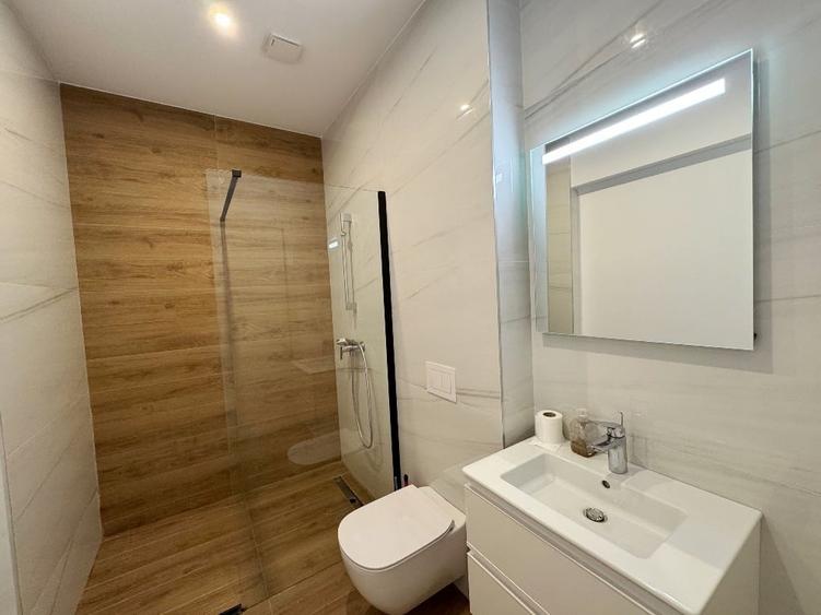 Apartament cu 2 camere semidecomandat, mobilat în Sisești