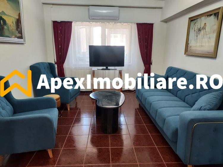 Apartament cu 3 camere decomandat, mobilat în Decebal