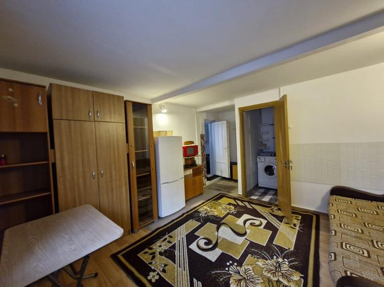 Garsonieră decomandată în Zimbru
