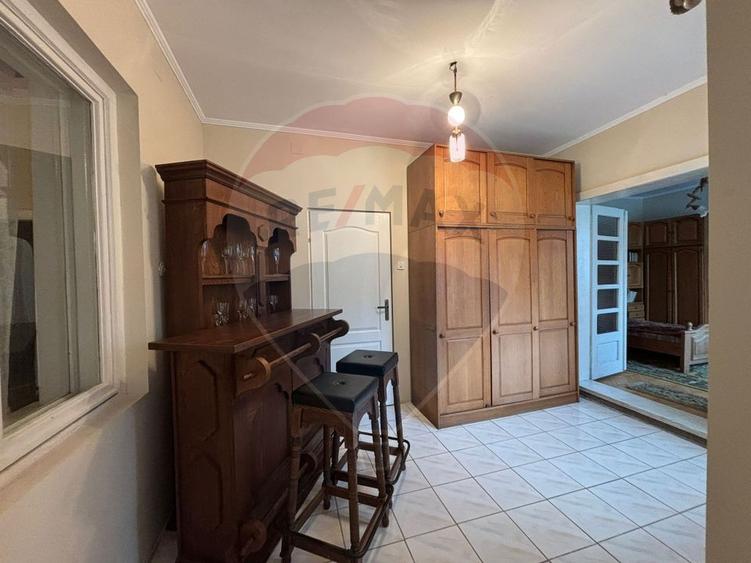 Casă individuală cu 5 camere cu Teren 446 Mp în Ultracentral