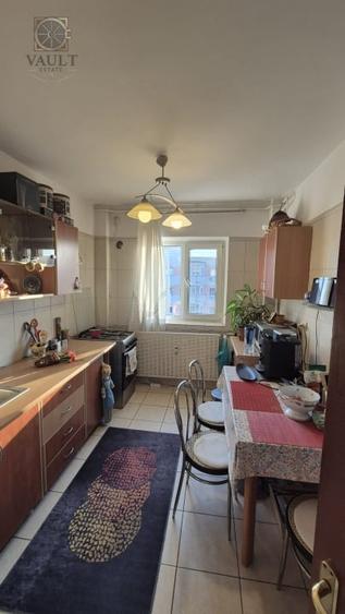 Apartament cu 3 camere decomandat, mobilat în Teiul Doamnei