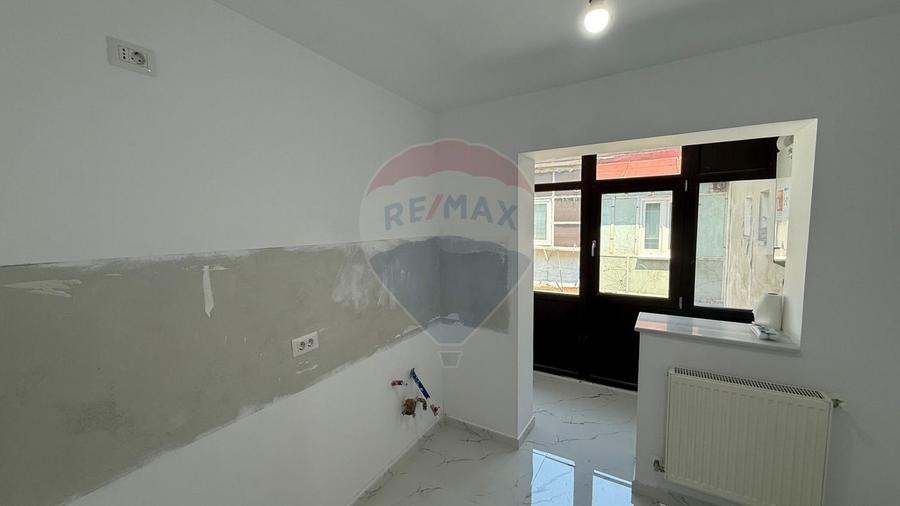 Apartament cu 3 camere decomandat în Sud