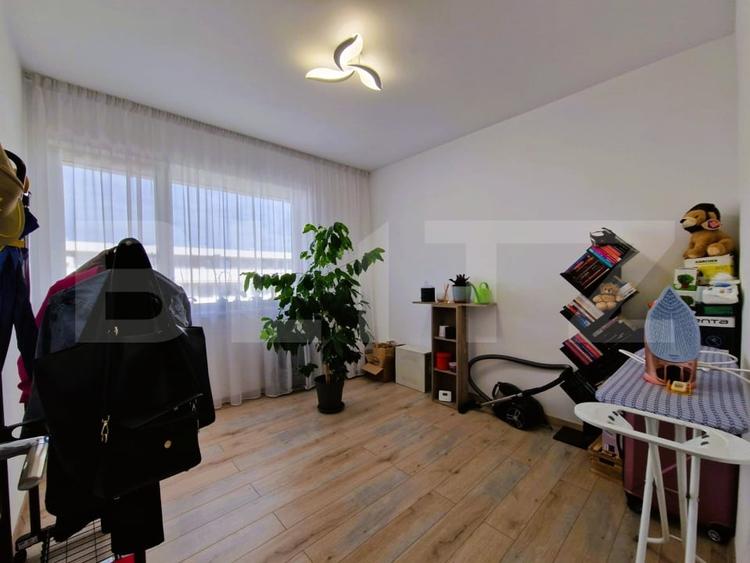 Apartament cu 3 camere semidecomandat, mobilat în Exterior Est