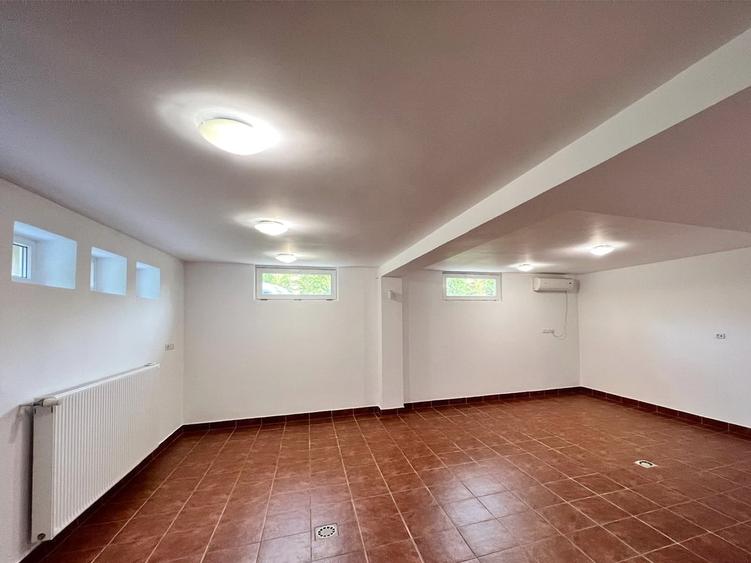 Casa superba langa padure, teren 1000 mp, incalzire in pardoaseala, garaj - 16