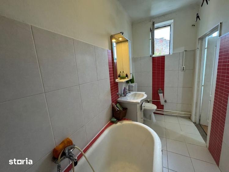 Apartament cu 5 camere decomandat în Cișmigiu
