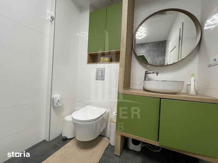 Apartament cu 3 camere semidecomandat în Turnișor