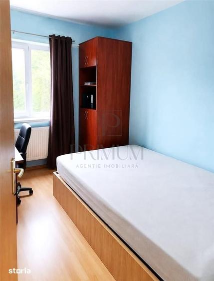 Apartament cu 4 camere decomandat în Lipovei