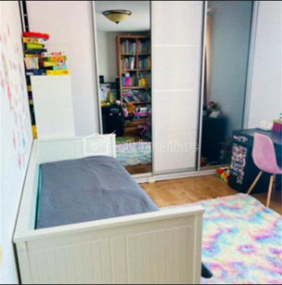 Apartament cu 3 camere semidecomandat în Florești
