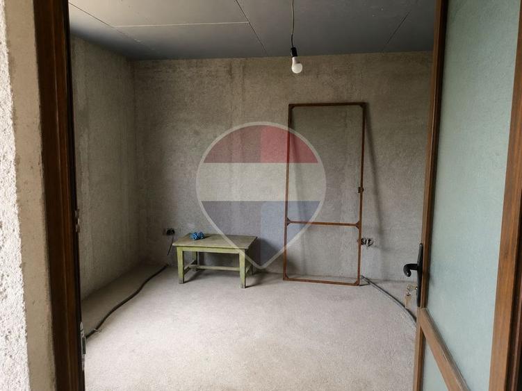Casă individuală cu 3 camere cu Teren 1200 Mp în Gostinu