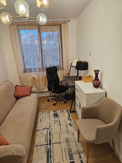 Apartament cu 3 camere semidecomandat în Central