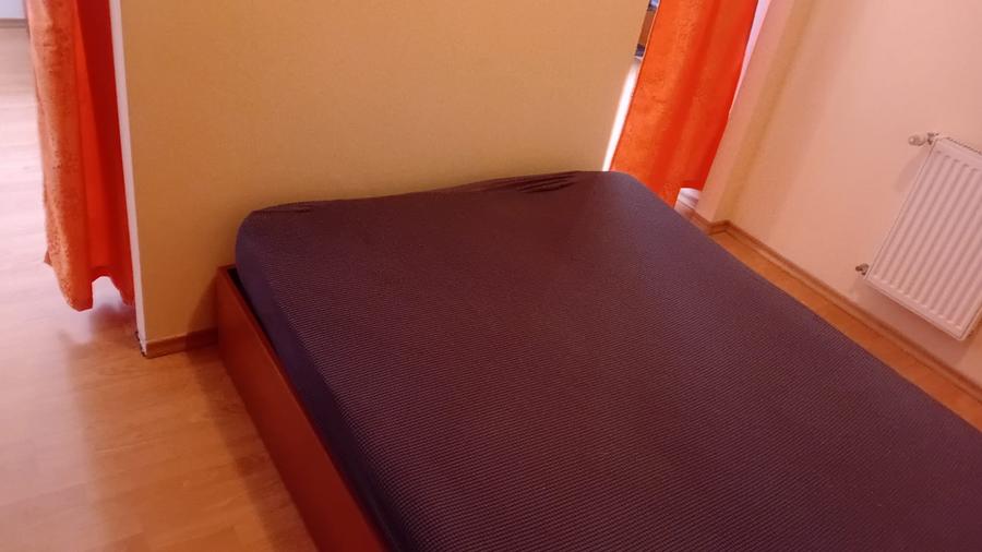 Apartament cu 2 camere semidecomandat, mobilat în UTA