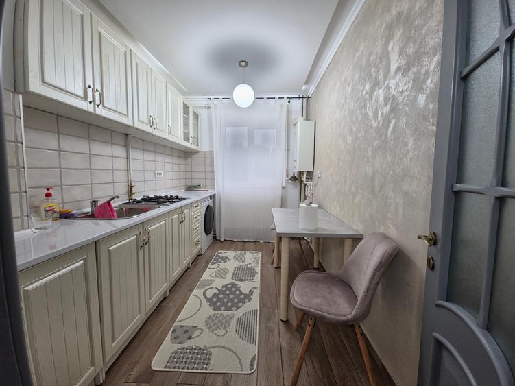 Apartament cu 2 camere decomandat în CET