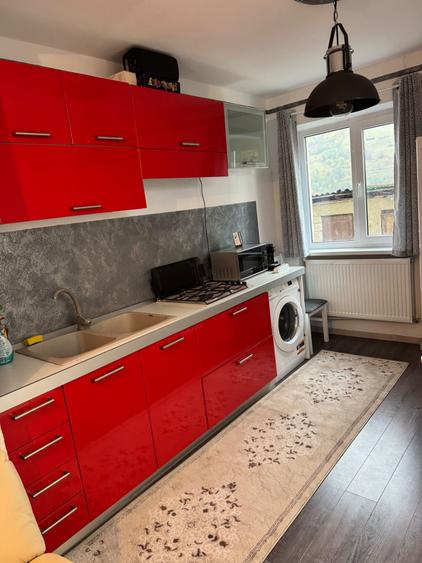 Apartament cu 2 camere semidecomandat în Ostra