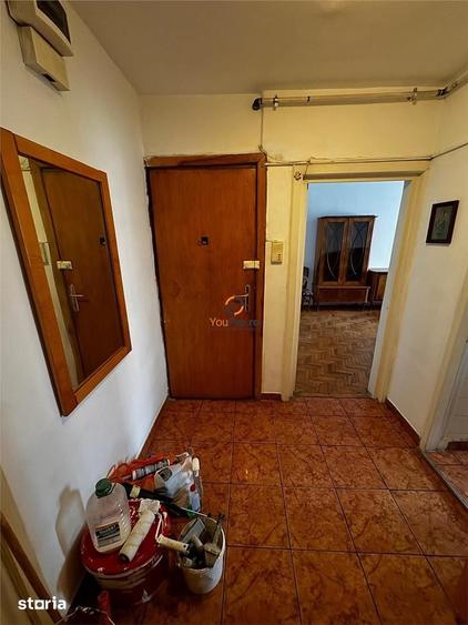 Decomandat 3 Camere Zona Complex Centrul de Afaceri - 1